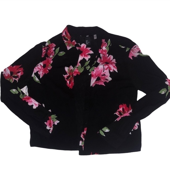 ‼️CLEARANCE SALE FLORAL Blouse - Picture 1 of 2